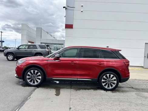 Used 2022 Lincoln Aviator Reserve w/ Equipment Group 201A RWD image 2
