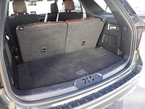 Used 2021 Ford Explorer Platinum w/ Equipment Group 601A image 5