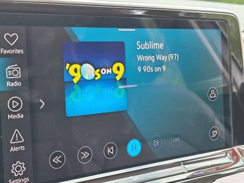 Used 2025 Volkswagen Atlas SE FWD image 18