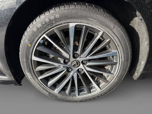 Used 2022 Lexus ES 300h w/ Premium Package image 9