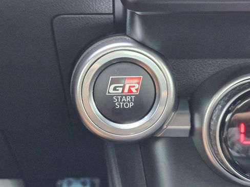 Used 2025 Toyota GR86 Premium w/ Performance Package RWD image 19