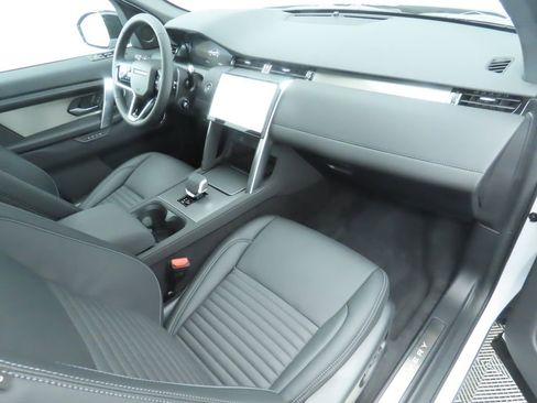 Used 2024 Land Rover Discovery Sport Dynamic SE image 19