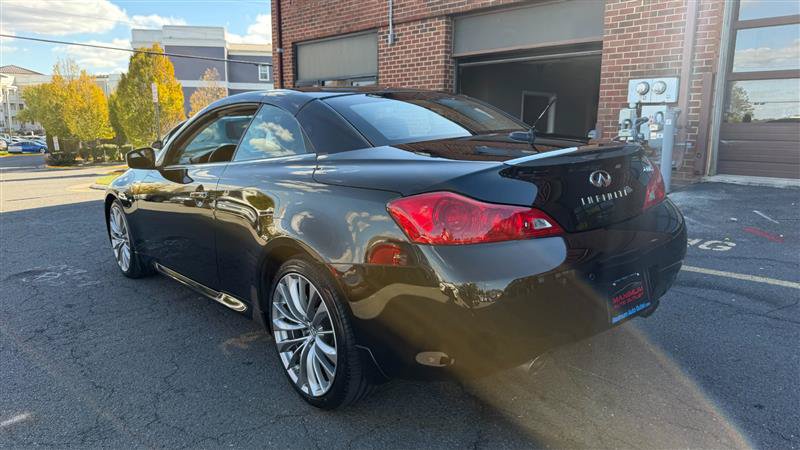 Used 2014 INFINITI Q60 Sport Convertible w/ Premium Package RWD image 11