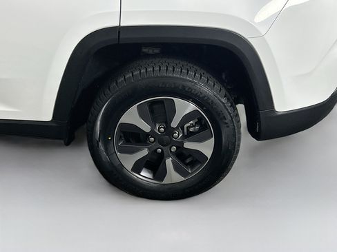 Used 2022 Jeep Grand Cherokee Limited 4xe w/ Luxury Tech Group II AWD/4WD image 11