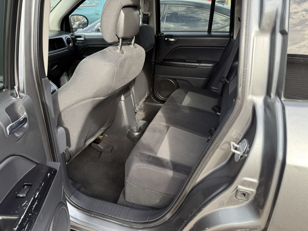Used 2011 Jeep Compass Latitude AWD/4WD image 11