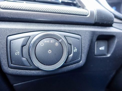 Used 2020 Ford Fusion SE image 28