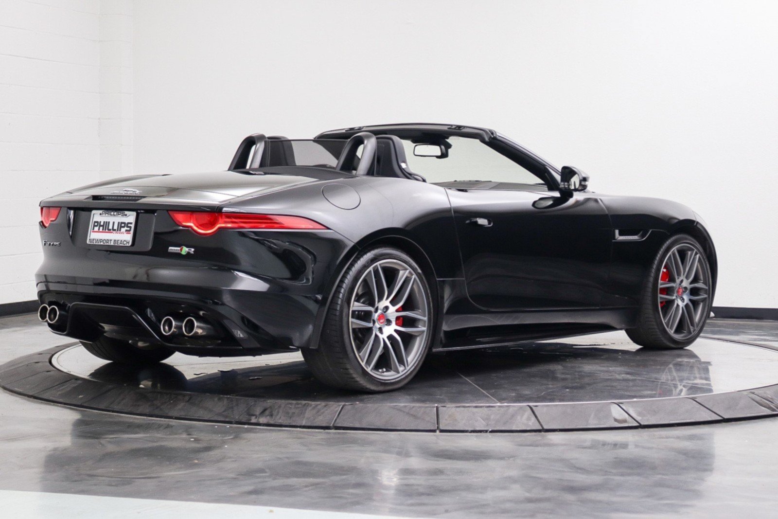 Used 2017 Jaguar F-TYPE R AWD/4WD image 13