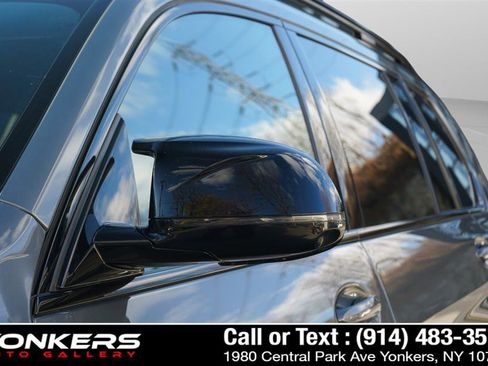 Used 2024 BMW X7 M60i w/ Executive Package image 74