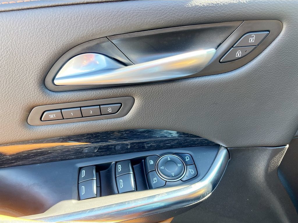 Used 2025 Cadillac XT4 Sport FWD image 18