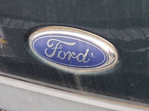 Used 2015 Ford Transit 250 148 Medium Roof RWD image 10