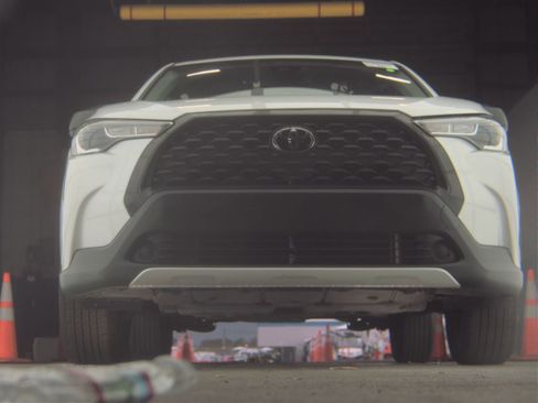 Used 2022 Toyota Corolla Cross L image 4