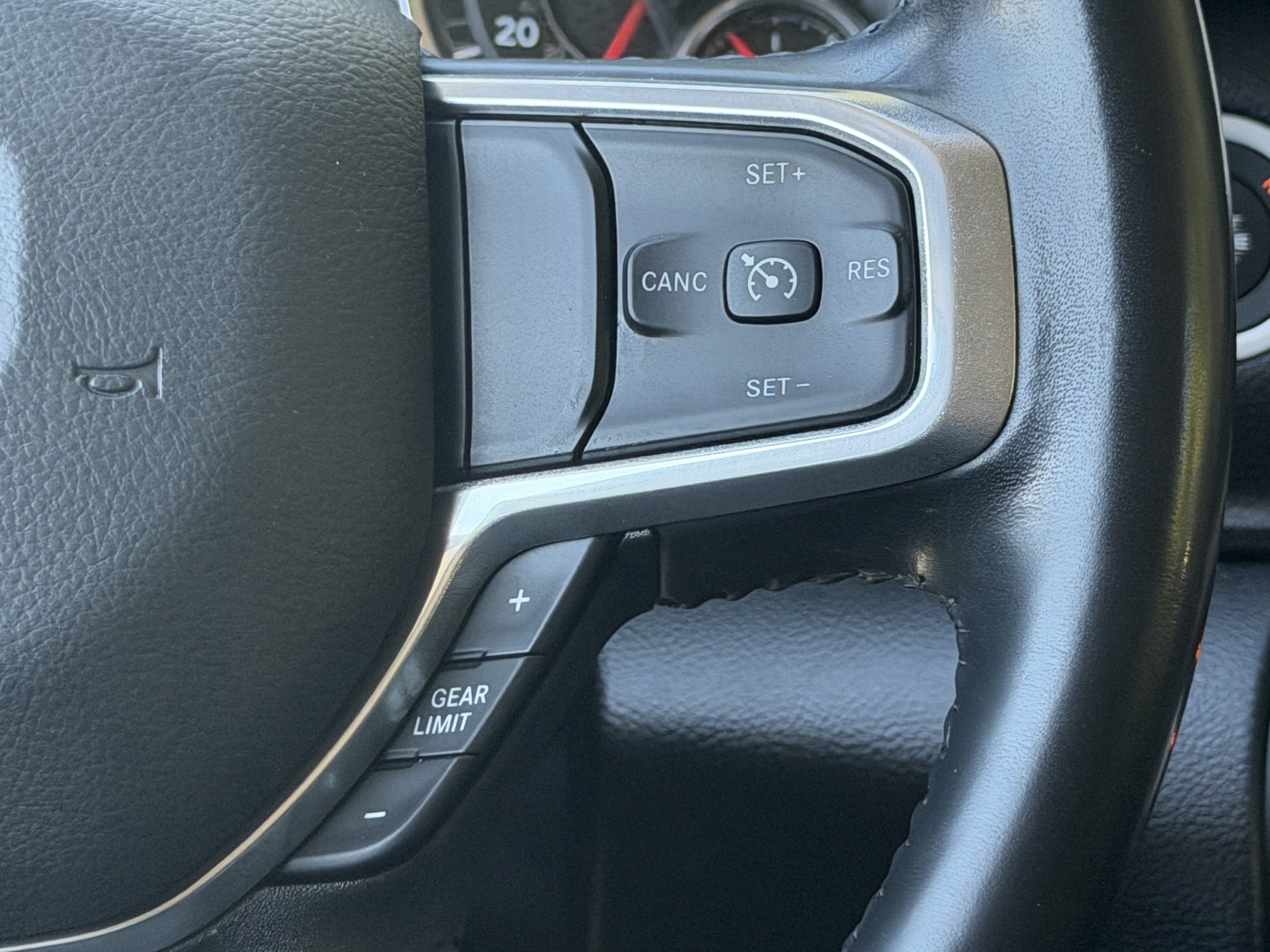 Used 2022 RAM 1500 Laramie AWD/4WD image 35