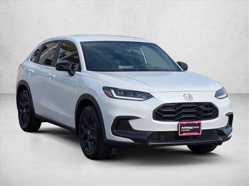 Used 2025 Honda HR-V Sport image 3