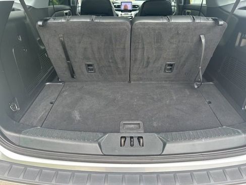 Used 2023 Ford Explorer XLT w/ Equipment Group 202A AWD/4WD image 59