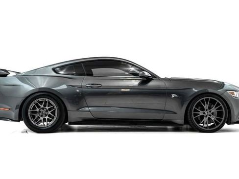 Used 2017 Ford Mustang GT Premium w/ GT Performance Package RWD image 5