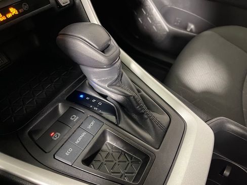 Certified 2024 Toyota RAV4 XLE FWD image 22