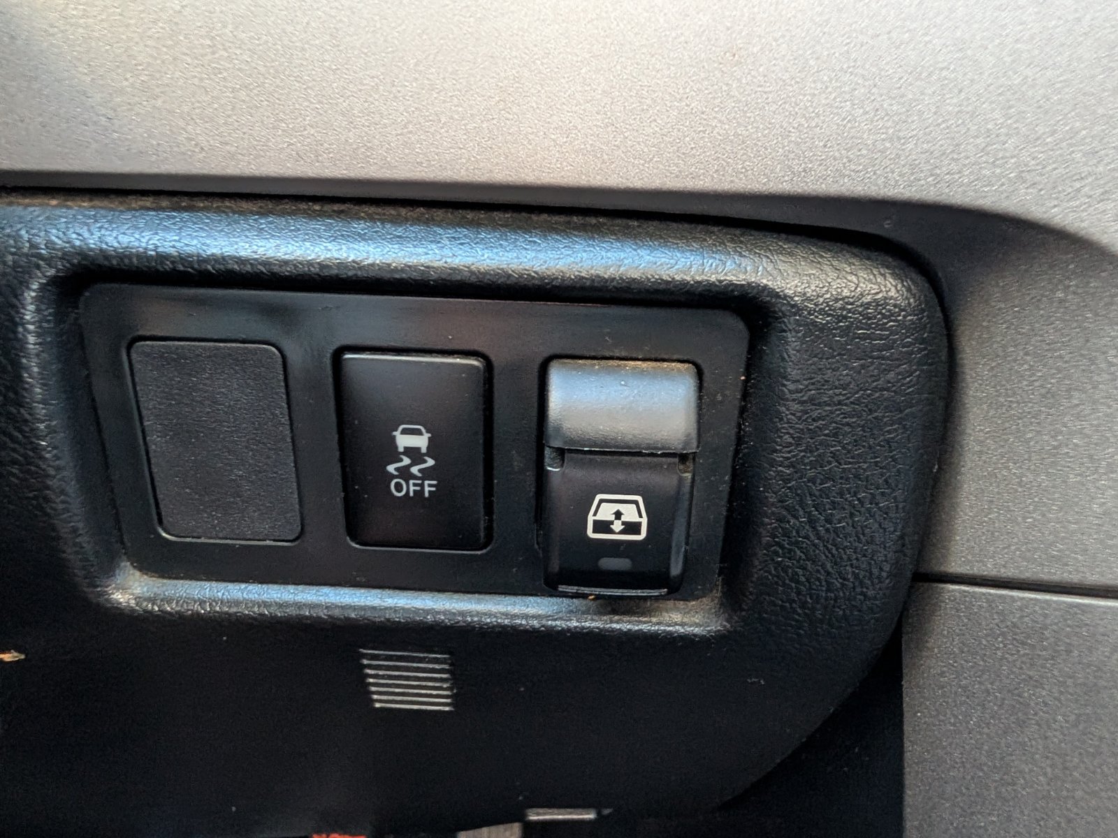 Used 2012 Toyota Tundra 4x4 CrewMax w/ Tow Pkg image 20