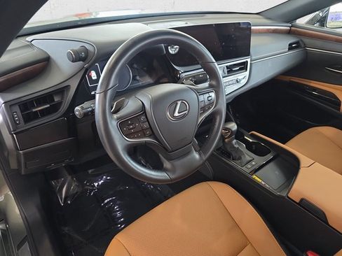 Certified 2025 Lexus ES 300h 300h w/ Premium Package image 16