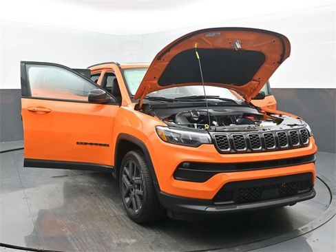 New 2026 Jeep Compass Latitude w/ Sun and Sound Group image 54