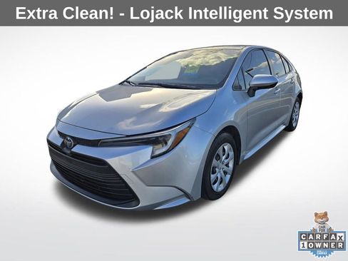Used 2023 Toyota Corolla LE image 3