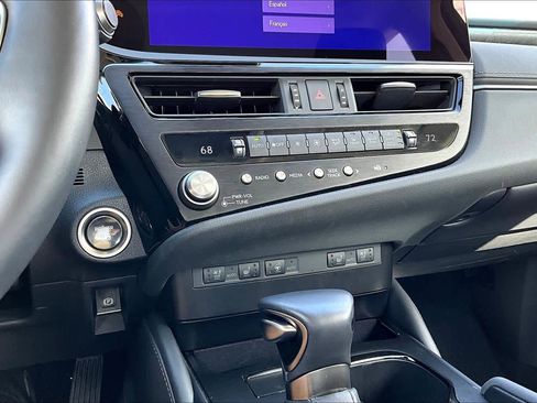 Certified 2025 Lexus ES 300h w/ Premium Package image 34