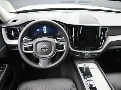 Used 2025 Volvo XC60 B5 Plus AWD/4WD image 18