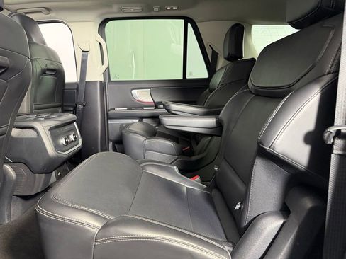 Used 2025 Ford Expedition Max Platinum AWD/4WD image 28