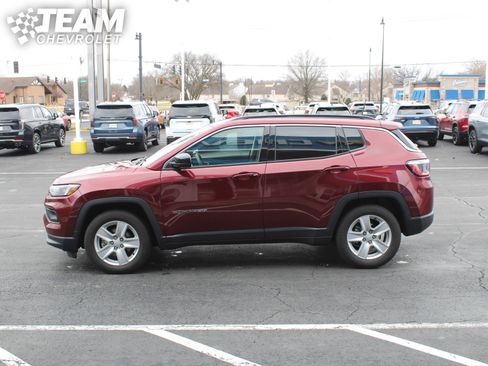 Used 2022 Jeep Compass Latitude image 7