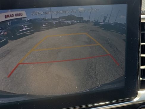 Certified 2024 Hyundai Venue SEL FWD image 19