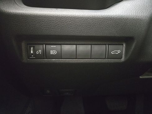 Used 2021 Toyota RAV4 XLE image 28