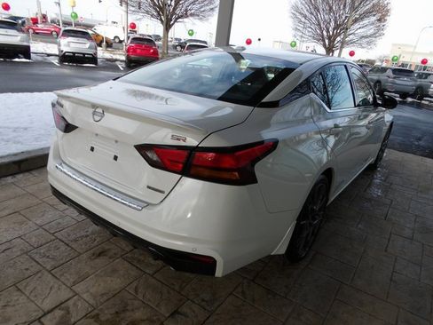 Certified 2023 Nissan Altima 2.0 SR image 7