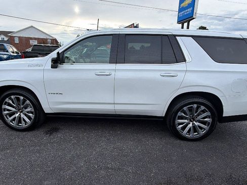 Used 2025 Chevrolet Tahoe High Country AWD/4WD image 12