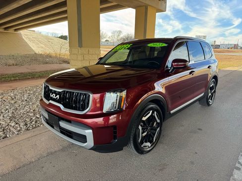 Used 2023 Kia Telluride EX image 7