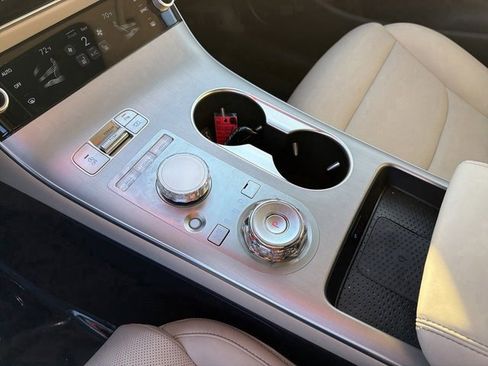 Used 2026 Genesis GV70 2.5T Select image 29