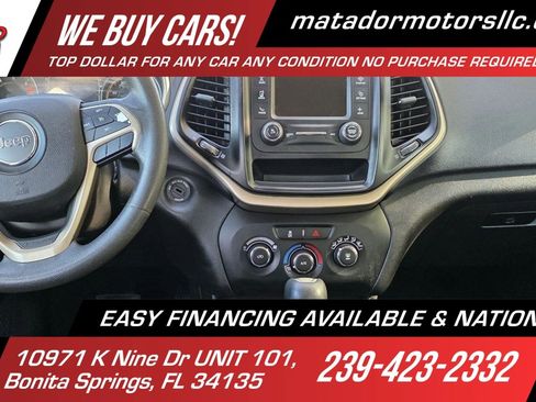 Used 2018 Jeep Cherokee Latitude FWD image 17