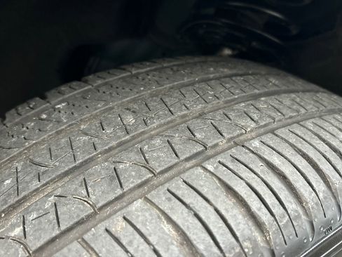 Used 2022 Ford Explorer XLT w/ Equipment Group 202A image 25