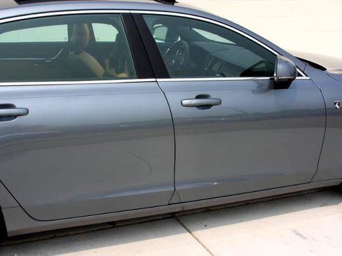 Used 2018 Volvo S90 T5 Momentum w/ Convenience Package image 18