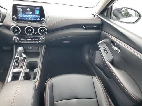 Used 2025 Nissan Sentra SR w/ SR Premium Package FWD image 16