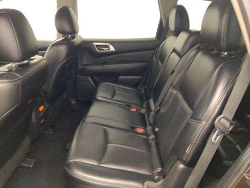 Used 2019 Nissan Pathfinder SL FWD image 18