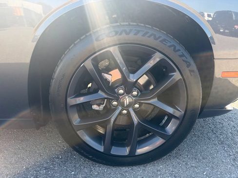 Used 2021 Dodge Challenger SXT w/ Driver Convenience Group RWD image 14