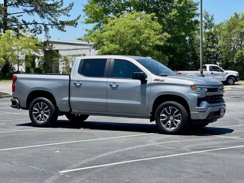 Used 2024 Chevrolet Silverado 1500 RST w/ Convenience Package II AWD/4WD image 10