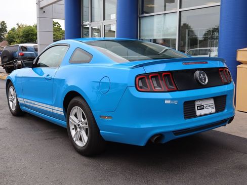 Used 2013 Ford Mustang Coupe RWD image 3