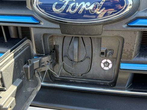 Used 2023 Ford E-Transit 148 High Roof image 4