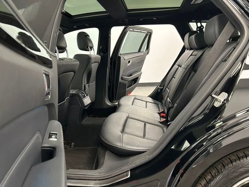 Used 2014 Mercedes-Benz E 350 4MATIC Wagon image 36