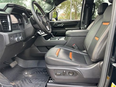 Used 2024 GMC Sierra 2500 AT4 image 13