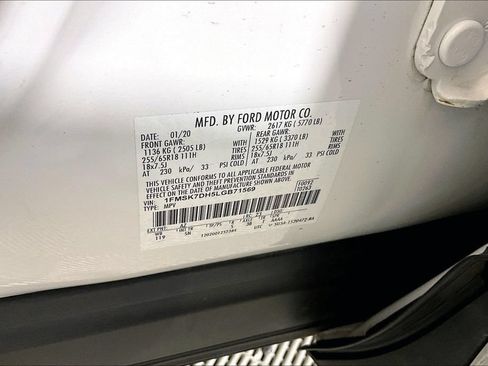 Used 2020 Ford Explorer XLT w/ Equipment Group 202A RWD image 27