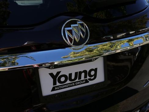 Used 2024 Buick Enclave Avenir w/ Avenir Technology Package image 6