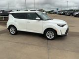 Used 2023 Kia Soul S image 2