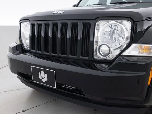 Used 2012 Jeep Liberty Sport AWD/4WD image 16