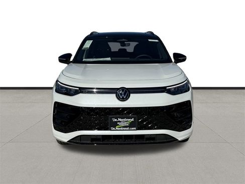 New 2026 Volkswagen Tiguan SE R-Line image 2